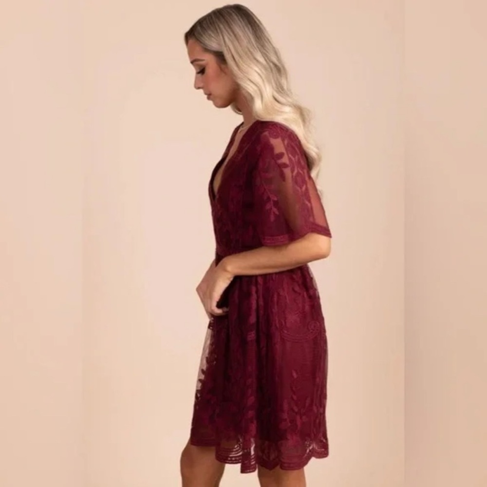 Elegant Deep Red Lace Midi Dress - Picture 4 of 9
